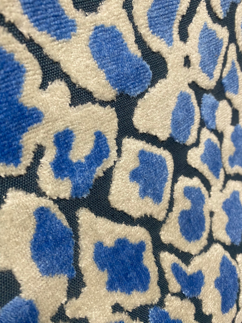 NEW Duchess Dugan Snow Leopard Novelty Upholstery Velvet Made in Italy Blue Style# HG10005