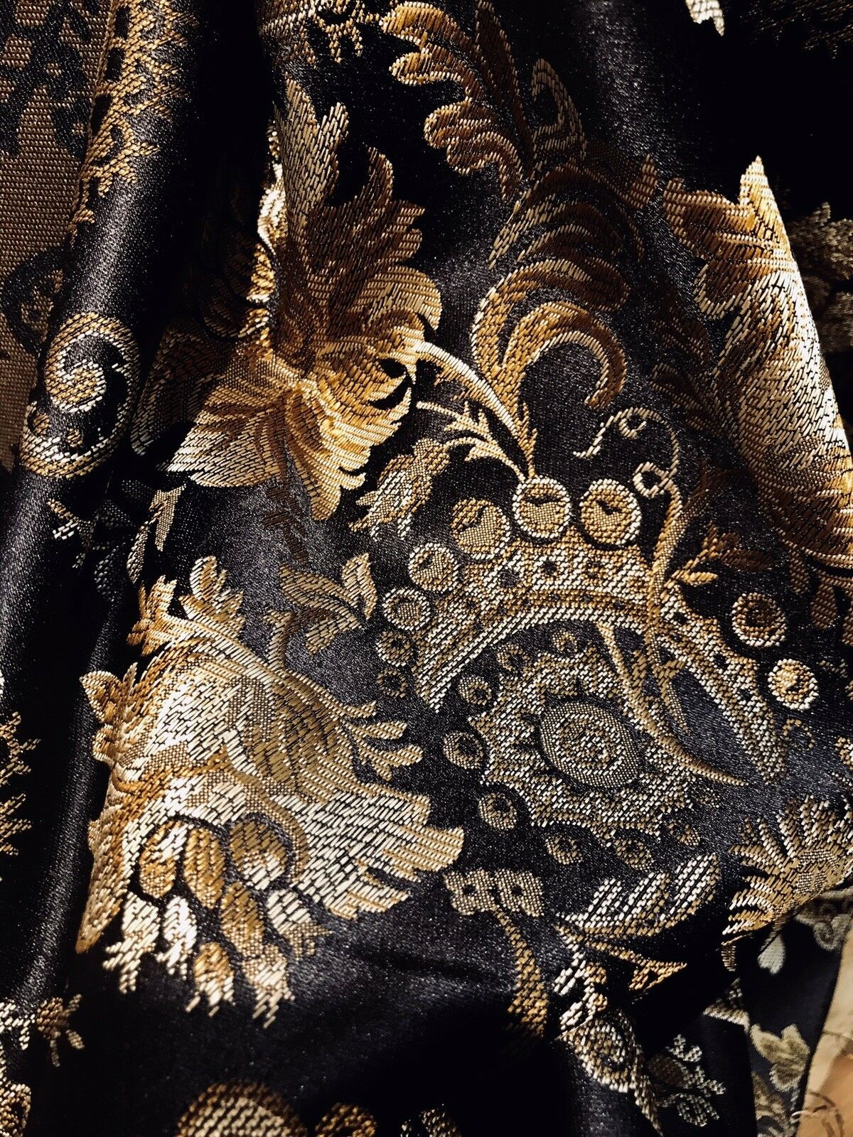 Gold floral motifs on cloth with black details 🥰 . . . . . . . . Follow  @artreebyvrinda @artreebyvrinda @artreebyvrinda…