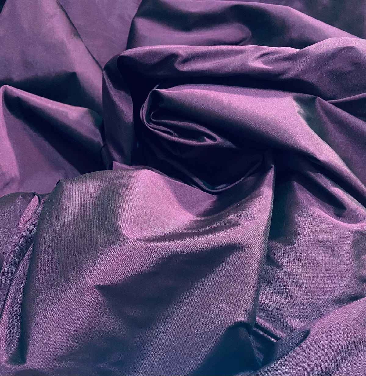 NEW Lady Frank Light Designer “Faux Silk” Taffeta Fabric Made in Italy Purple with Black Iridescence - Fancy Styles Fabric Pierre Frey Lee Jofa Brunschwig & Fils