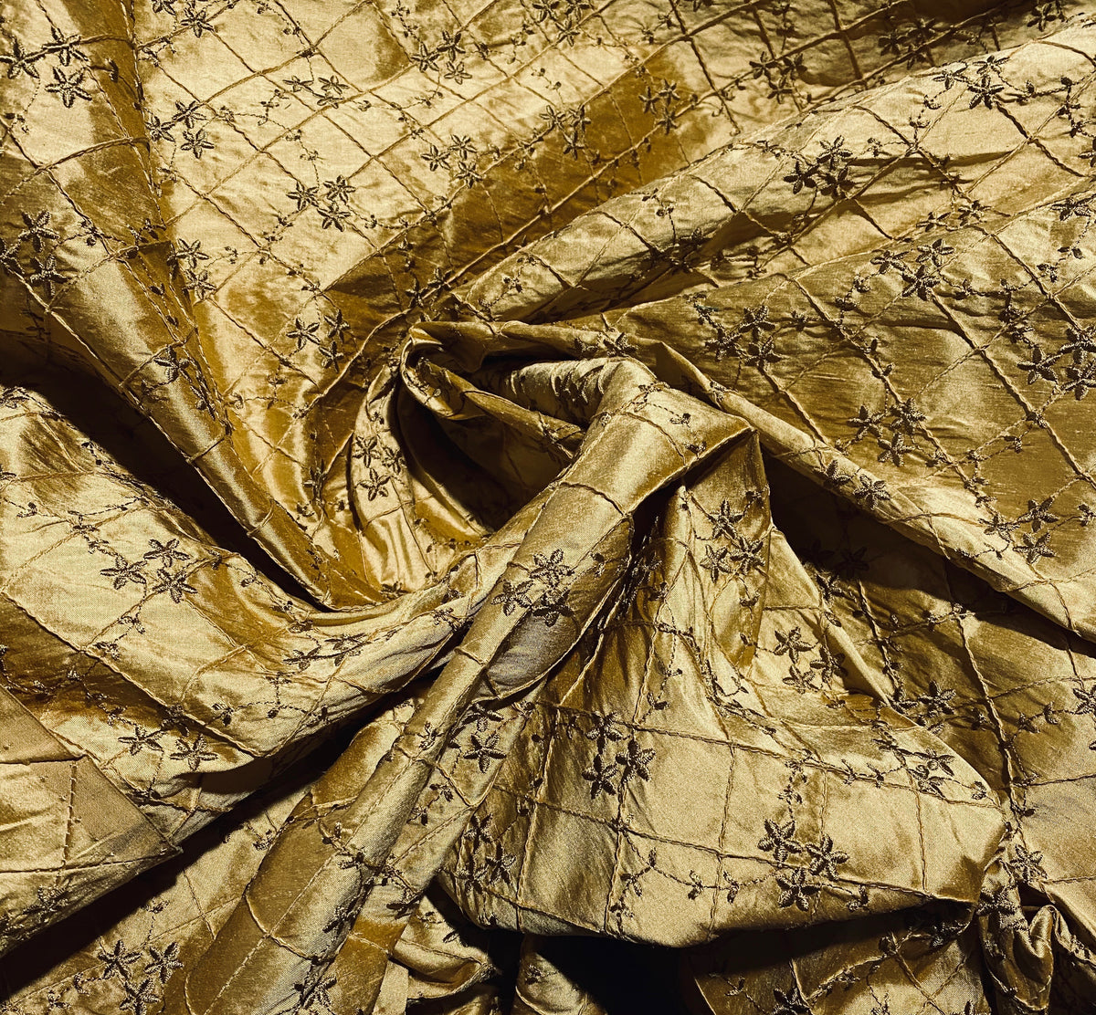 NEW! Queen Elisabeth 100% Silk Dupioni Embroidered Quilted Floral Fabric - Gold - Fancy Styles Fabric Pierre Frey Lee Jofa Brunschwig & Fils
