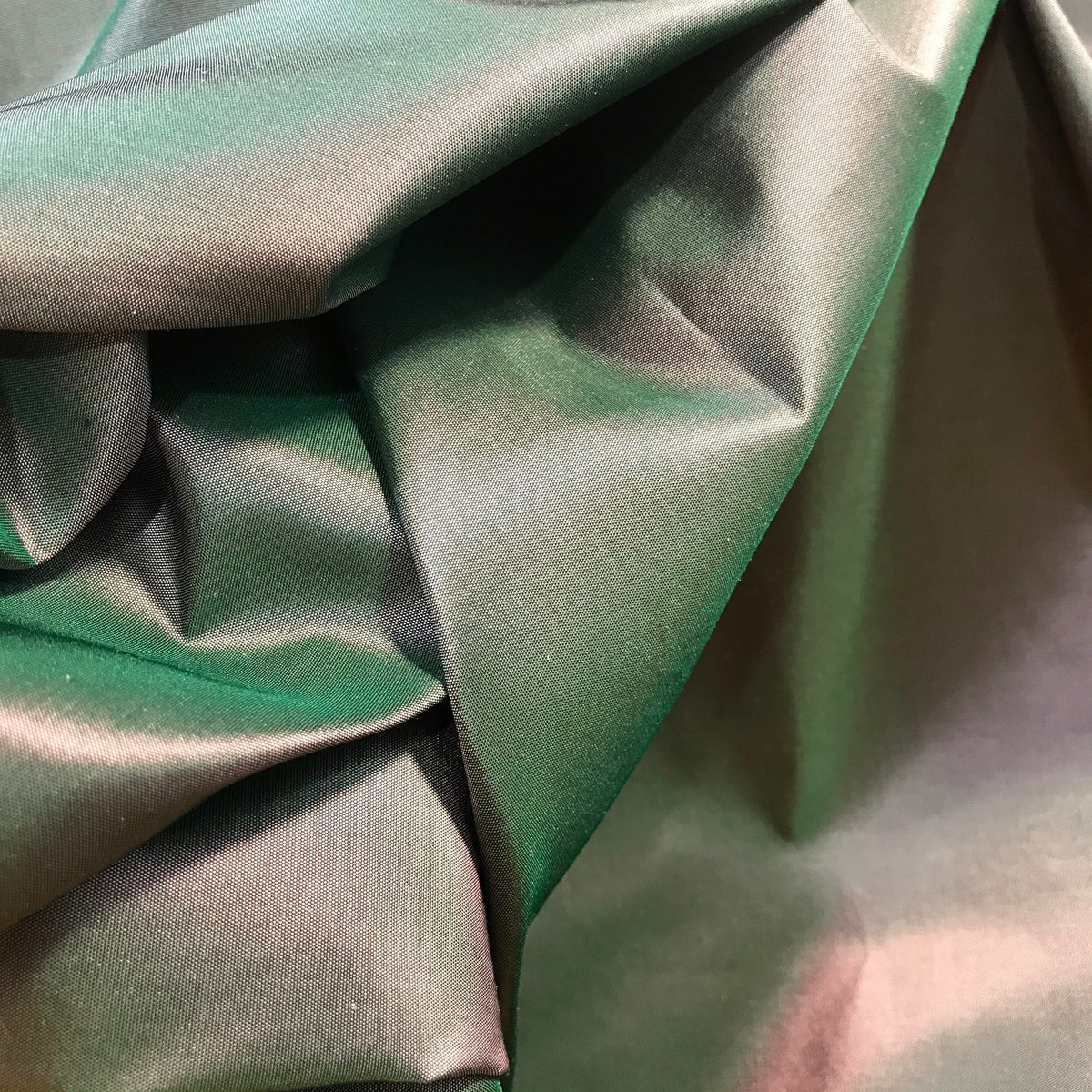 NEW Lady Lisa Designer 100% Silk Taffeta - Solid Green with Pink Iridescence - Fancy Styles Fabric Pierre Frey Lee Jofa Brunschwig & Fils