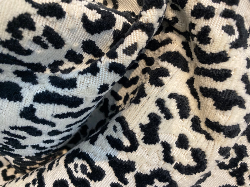  Fustylead Black and White Leopard Print Fall Winter