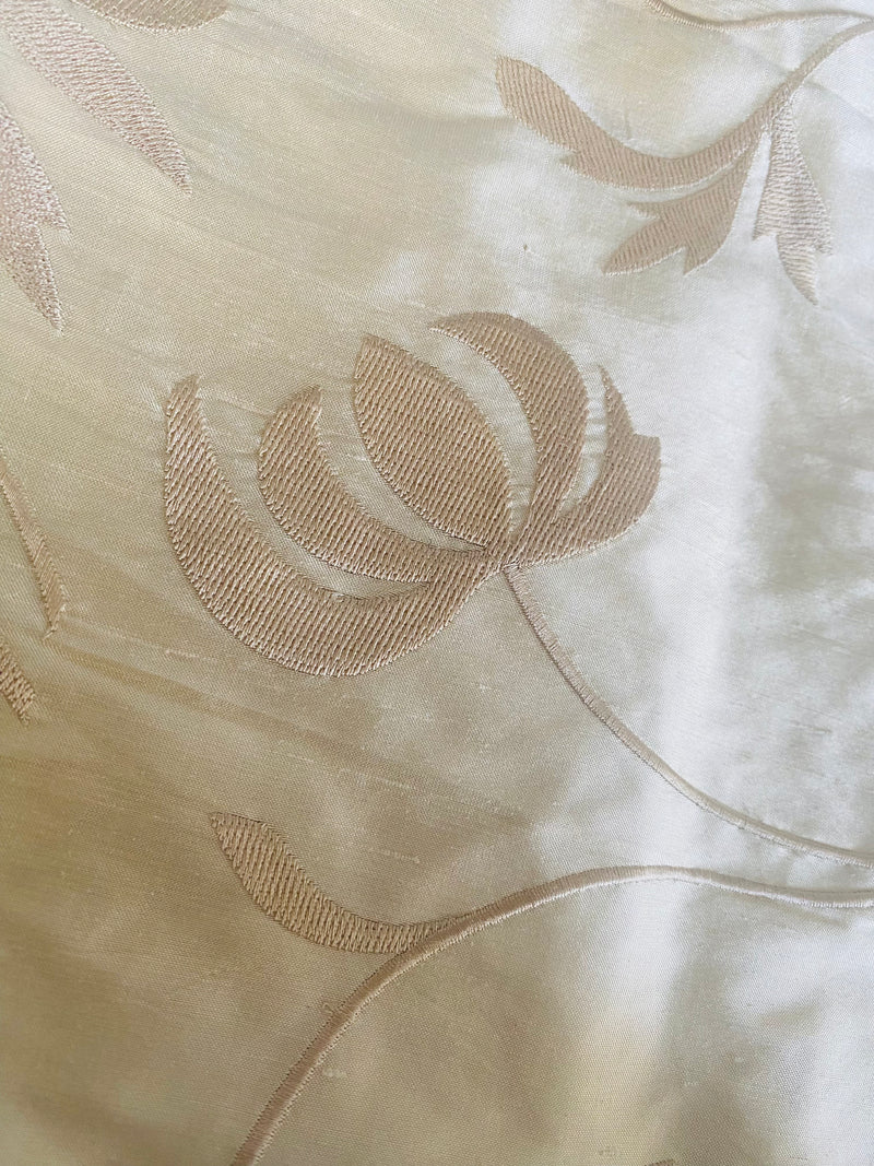 Haggle: Queen Julia Novelty Couture 100% Silk Dupioni Embroidered Floral Motif Fabric Cream